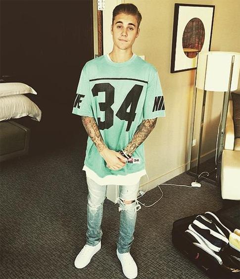 Джастин Бибер полностью разделся в Instagram