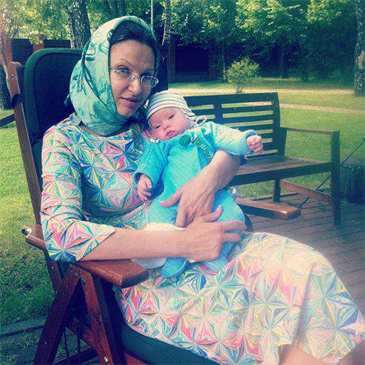 Эвелина Бледанс с сыном. Фото: Twitter.ru.