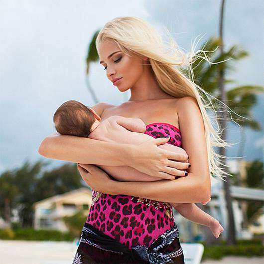 Алена Шишкова с дочерью. Фото: Instagram.com/missalena92.