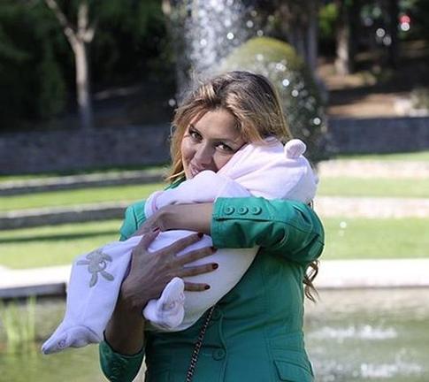 Дочь Вики Бони не сможет стать россиянкой