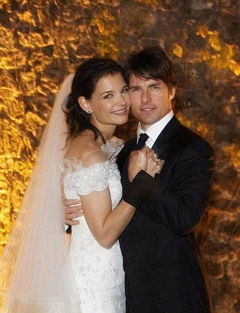 Свадьба и развод Круза и Холмс были фальшивыми