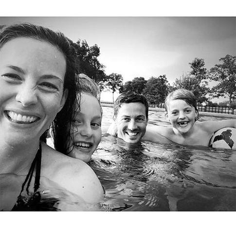 Лив Тайлер посмеялась над женихом в соцсетях