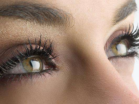 Вернуть сияние взгляду можно! Фото: Fotolia/PhotoXPress.ru.