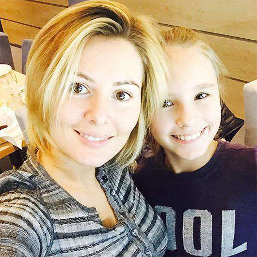 Мария Кожевникова со сводной сестрой Екатериной. Фото: Instagram.com/mkozhevnikova.