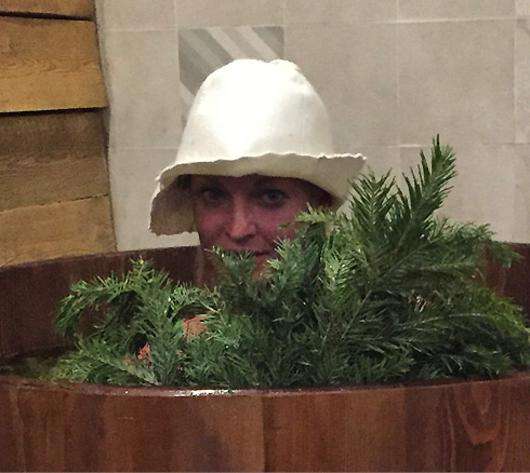 Анастасия Волочкова в бане. Фото: Instagram.com/volochkova_art.