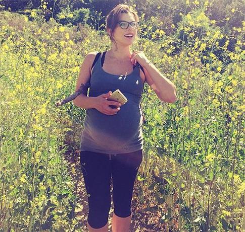 Милла Йовович перехаживает срок родов