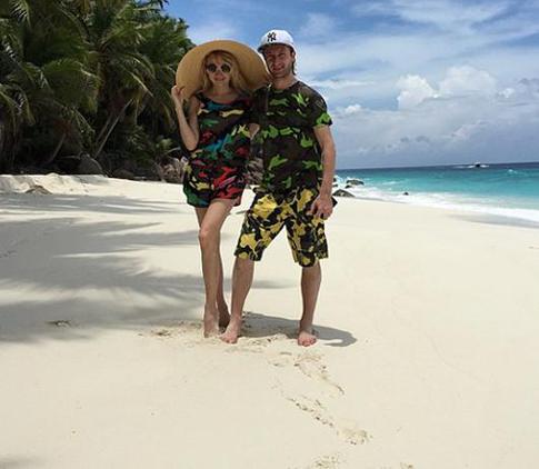 Семейство Евгения Плющенко улетело из Москвы