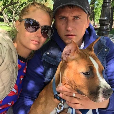 Супруга актера Павла Прилучного попала в аварию