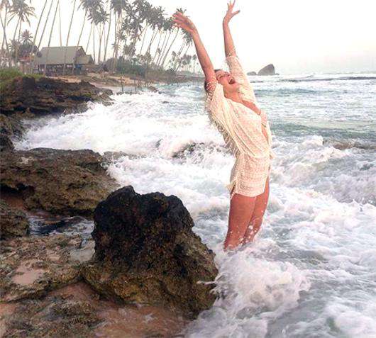 Любава Грешнова улетела в Шри-Ланку. Фото: материалы пресс-служб.