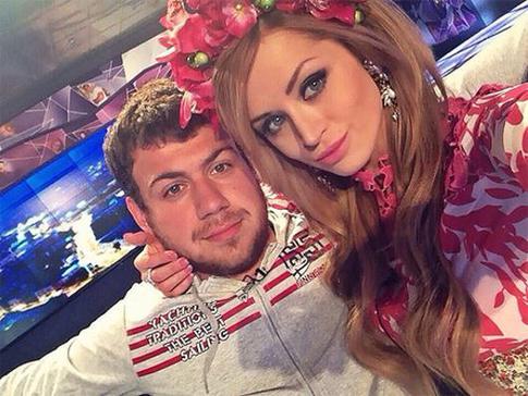 Участник «Дома−2» избил любимую