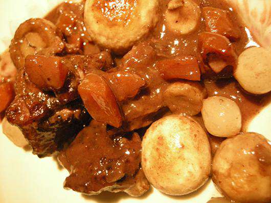 Boeuf Bourguignon по рецепту Джулии Чайлд.