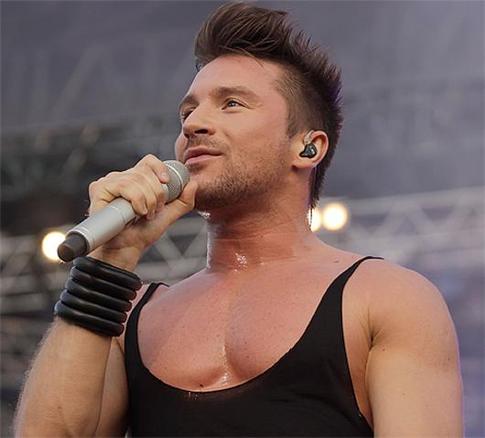 Сергей Лазарев сыграл свадьбу во Франции