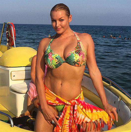 Анастасия Волочкова в Турции. Фото: Instagram.com/volochkova_art.