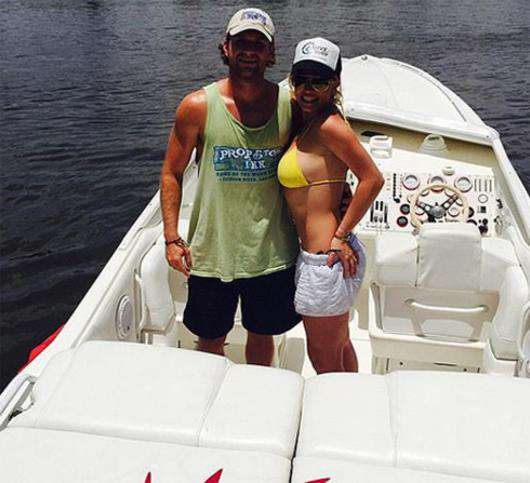 Бритни Спирс и Харрис Беалл. Фото: Instagram.com/britneyspears.