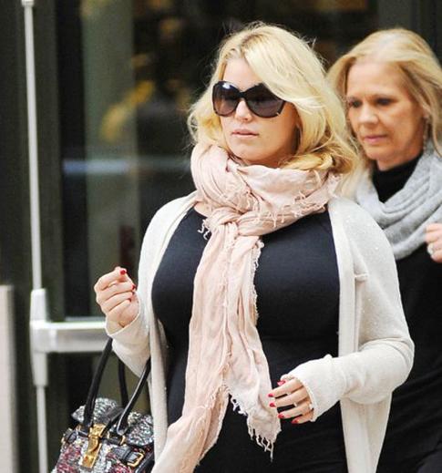 Джессика Симпсон заработала на дочери