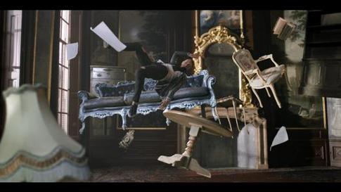 Александр T-Killah увез свою возлюбленную в Европу