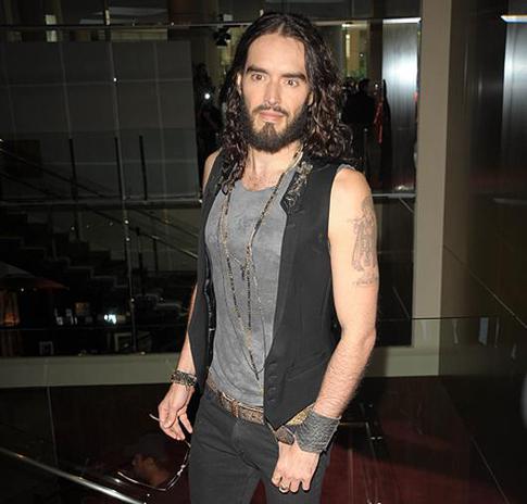 Рассел Брэнд хочет расслабиться с Деми Мур