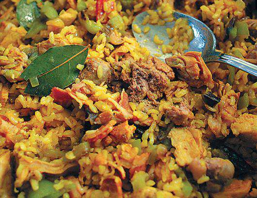 Паэлья с кроликом.