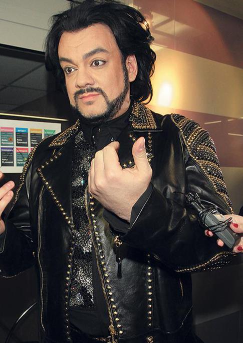 Филипп Киркоров спасается от облысения