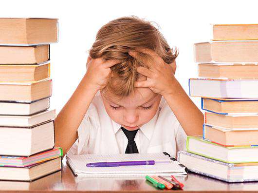 Школьные нагрузки сказываются на здоровье ребенка. Фото: Fotolia/PhotoXPress.ru.