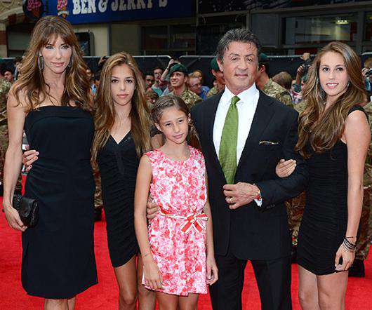 Сильвестр Сталлоне вместе с семьей приняли участие в реалити-шоу. - YouTube