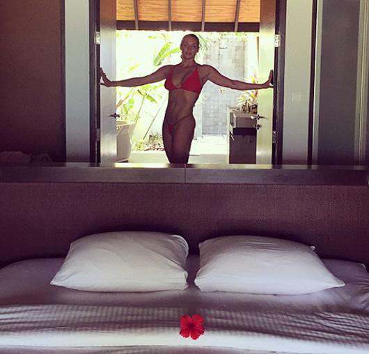 Анастасия Волочкова на Мальдивах. Фото: Instagram.com/volochkova_art.