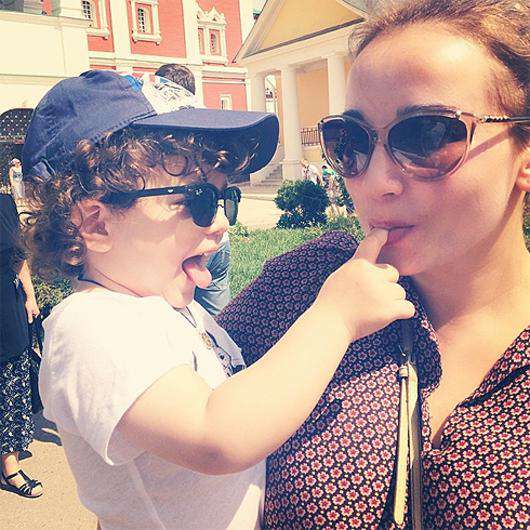 Анфиса Чехова с сыном. Фото: Instagram.com (@achekhova).