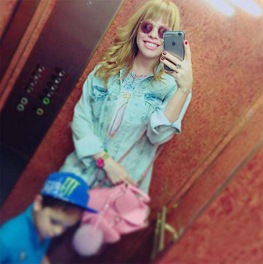 Анастасия Стоцкая начала носить свободные наряды. Фото: Instagram.com/100tskaya.