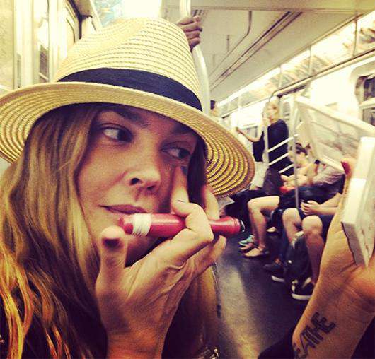 Дрю Бэрримор. Фото: Instagram.com/drewbarrymore.