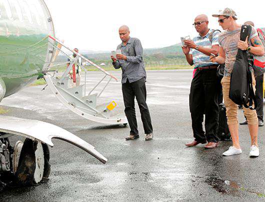 Коля Серга попал в авиакатастрофу.
