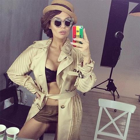 Алена Водонаева показала танец у шеста