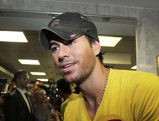 Энрике Иглесиас.