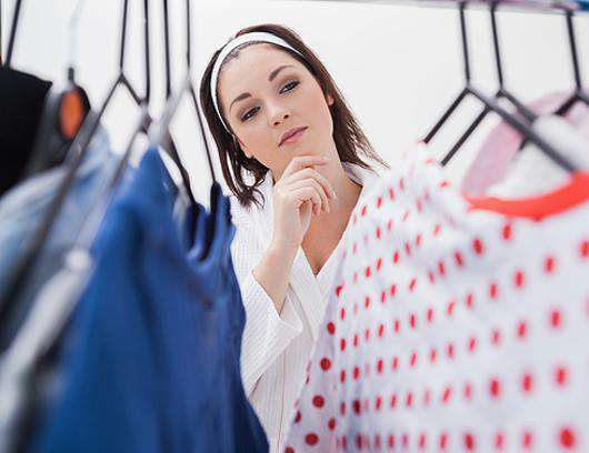 Как подобрать себе базовый гардероб? Фото: Lori.ru.