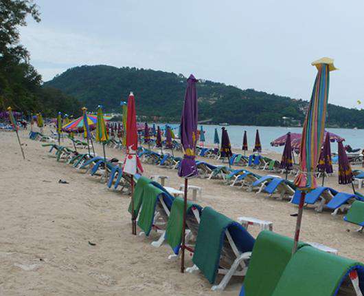 После военного переворота пляжи Пхукета моментально вымерли.