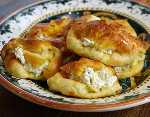 Эклеры с начинкой из творога и зелени