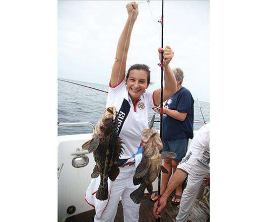 Екатерина Стриженова побила мужа в рыбалке.