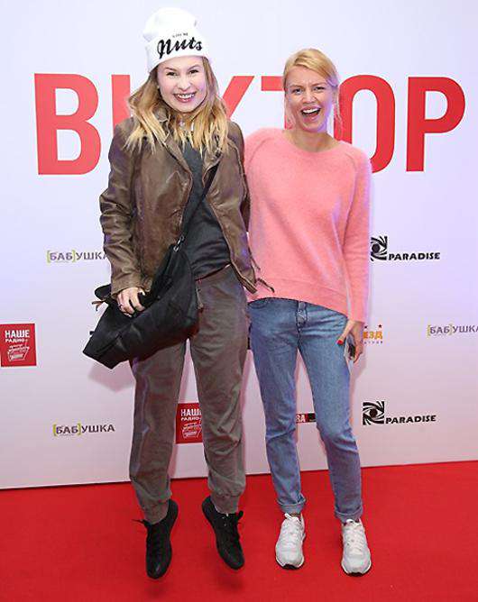 Анна Цуканова-Котт (слева). 
