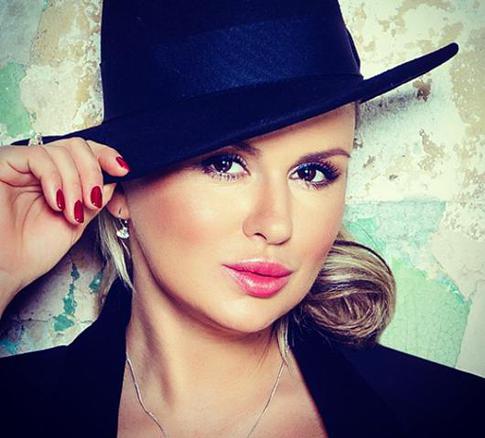 Анна Семенович приоткрыла тайну своего прошлого