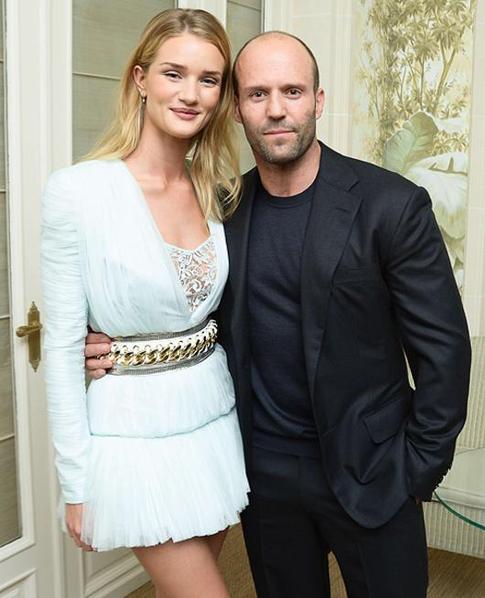 Рози Хантингтон-Уайтли выставила любовь напоказ