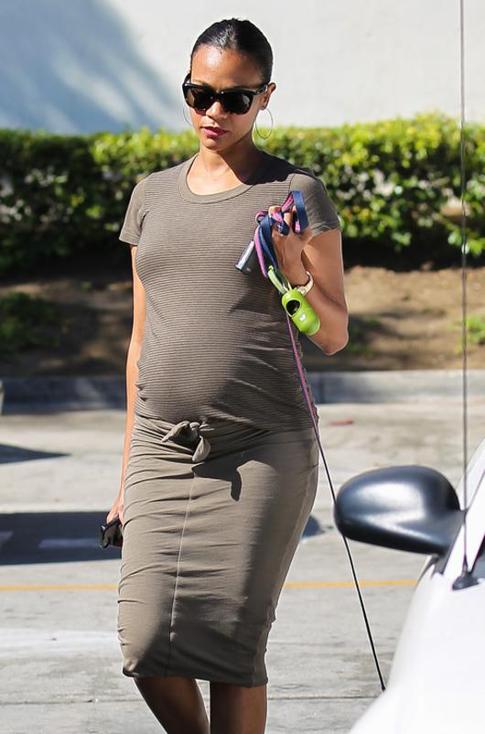 Зои Салдана ждет двойню