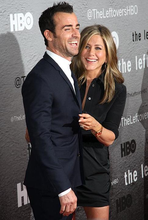 Энистон и Теру назначили дату свадьбы