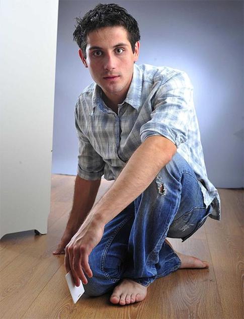 Звезда сериала «Кухня» вскрыл себе вены