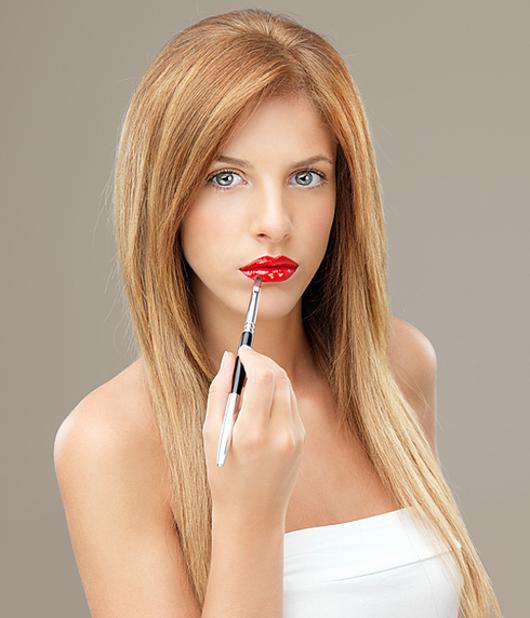 Как придать губам соблазнительный объем без инъекций? Фото: Lori.ru.