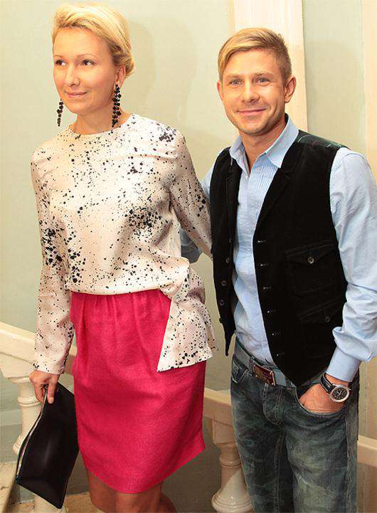 Митя Фомин со спутницей.