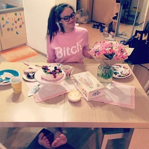 Возлюбленный балует Алену Водонаеву