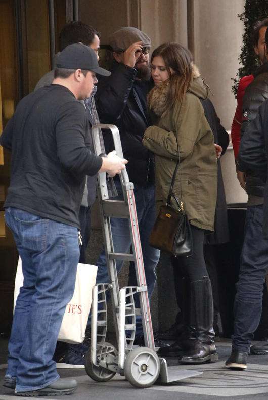 Леонарод Ди Каприо и Даша Жукова на входе в отель. Фото: All Over Press