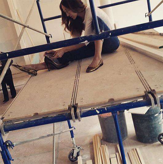 Сара Джессика Паркер во время ремонта офиса. Фото: Instagram.com/sarahjessicaparker.