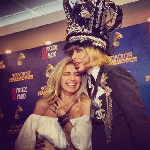 Зверев посвятил песню Брежневой