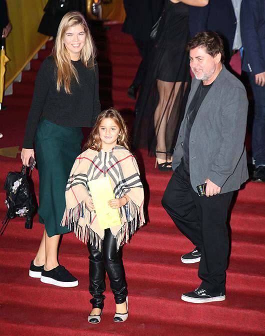 Александр Цекало с женой и дочерью.