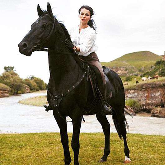 Сати старается почаще встречаться со своим Акбаром. Фото: социальные сети